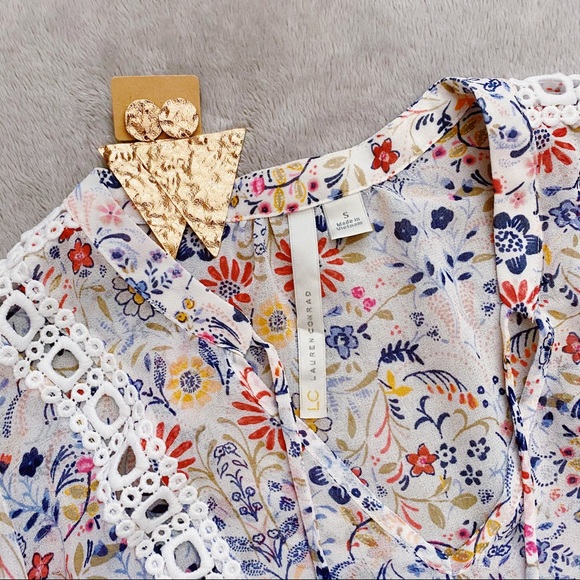 LC Lauren Conrad Floral Blouse - Picture 3 of 4